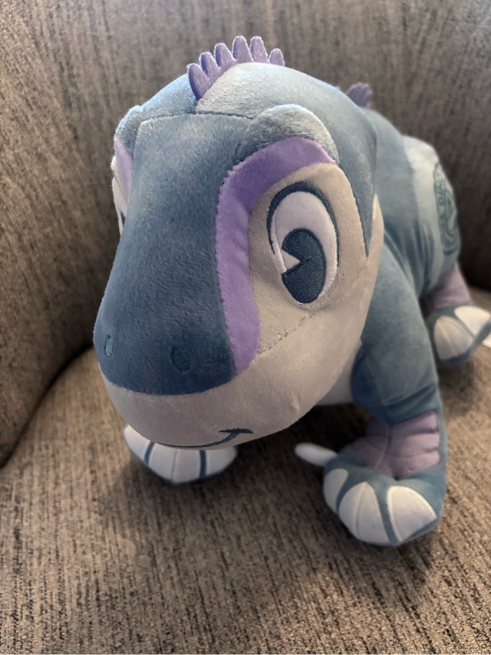 Disney’s Animal Kingdom DinoLand USA Aladar Dino Institute Iguanodon Plush - Picture 2 of 8